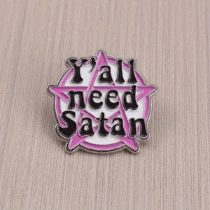 Pink Star Pattern Design, einzigartiges gotisch inspiriertes Mode accessoire, auffälliges 'Y'all need Satan' Jewelry Pin - Product Image 3