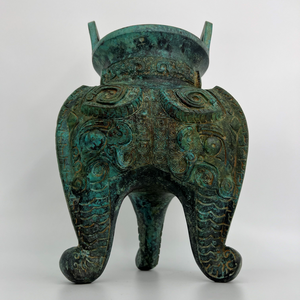 Recipiente de bronce chino antiguo <span class=keywords><strong>Li</strong></span> <span class=keywords><strong>Ding</strong></span> con pies básicos puntiagudos que combinan características de <span class=keywords><strong>Ding</strong></span> <span class=keywords><strong>Li</strong></span> principalmente aleaciones de plomo y estaño de cobre - Product Image 4