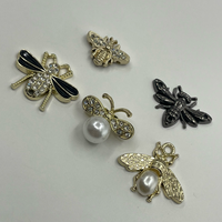 Breloques en métal en forme d'abeille avec perles et strass, anti-corrosion, fourniture en gros de composants pour accessoires de mode et vêtements