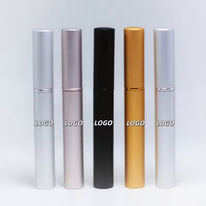 Envase de Lápiz Labial de Aluminio Plateado y Dorado Personalizado de 5 ml con Pincel, Envase Cosmético Vacío con Serigrafía - Product Image 4