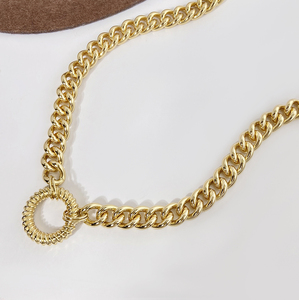 Broche de hebilla marinera cadena cubana chapada en oro de eslabones gruesos lisos para hombres y mujeres - Product Image 2