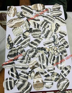 หินอัญมณี100% ทรงหลวมสำหรับทำเครื่องประดับหินจัสเปอร์คาร์โบชองม้าลายธรรมชาติคุณภาพสูง - Product Image 4