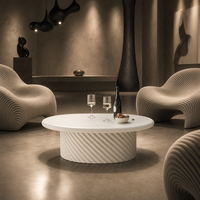 Table basse ronde en fibre de verre pour extérieur, table de patio moderne avec base côtelée, mobilier commercial personnalisé pour hôtels, complexes hôteliers, cafés, projets en gros