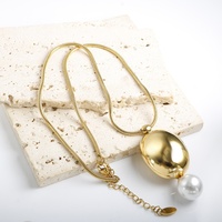 Parure de bijoux géométriques modernes en acier inoxydable avec fausses perles, boucles d'oreilles ovales et colliers pendentifs exagérés pour femmes
