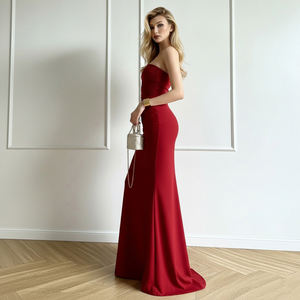 Robe sirène rouge élégante sans bretelles pour femme, coupe ajustée, robe de soirée chic, robe longue de soirée formelle - Product Image 4