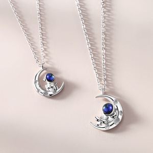 Collar de pareja con colgante de astronauta en la luna para hombre y mujer, collar de circonita con diseño de estrella, luna, espacio, universo, romántico, para amantes - Product Image 2
