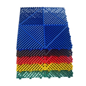 Carrelages de sol en plastique pour <span class=keywords><strong>garage</strong></span> à emboîtement de style moderne Installation facile Option durable et élégante pour les garages - Product Image 5