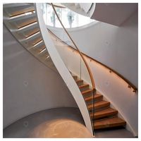 Escalier droit minimaliste Prima en acier inoxydable, design moderne avec main courante pour maison, appartement, villa