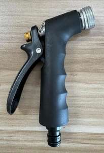 Buses <span class=keywords><strong>de</strong></span> pulvérisation <span class=keywords><strong>de</strong></span> <span class=keywords><strong>tuyau</strong></span> <span class=keywords><strong>d</strong></span>'eau <span class=keywords><strong>de</strong></span> jardin industriel sortie polyvalente avec filetage en plastique durable et en métal - Product Image 3