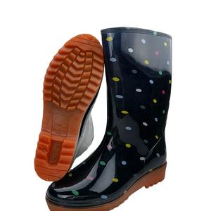 <span class=keywords><strong>Bottes</strong></span> <span class=keywords><strong>de</strong></span> <span class=keywords><strong>pluie</strong></span> <span class=keywords><strong>transparentes</strong></span> pour <span class=keywords><strong>femme</strong></span>, chaussures <span class=keywords><strong>de</strong></span> sécurité en Pvc, très bon marché, imperméable, collection - Product Image 2