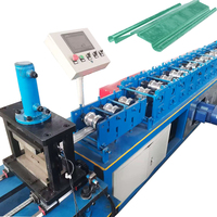 Machine de formage à rouleaux pour portes à enroulement à commande PLC à grande vitesse, entraînée par engrenages et moteur, pour utilisation sur toiture