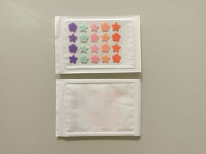 Produits OEM très vendus, patchs colorés <span class=keywords><strong>pour</strong></span> l'acné et <span class=keywords><strong>les</strong></span> <span class=keywords><strong>boutons</strong></span>, traitement des <span class=keywords><strong>boutons</strong></span> d'acné sur le <span class=keywords><strong>visage</strong></span>, autocollants hydrocolloïdes <span class=keywords><strong>pour</strong></span> <span class=keywords><strong>les</strong></span> <span class=keywords><strong>boutons</strong></span> - Product Image 1