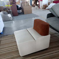 Ensemble de canapés modulaires de bureau modernes de forme personnalisée, convertible et modulaire, avec tissu et table, pour les espaces publics et de réception
