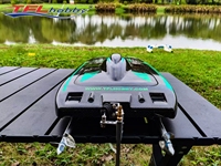 Catamarán TFL Mini Zonda Cat 1123 de 69 cm, Pequeño, con Doble Motor, Control Remoto Eléctrico, Casco de Fibra de Carbono, Listo para Usar (RTR)