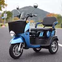 Scooter électrique à 3 roues stable et sûr avec deux sièges pour les trajets urbains, tricycle électrique pour deux passagers