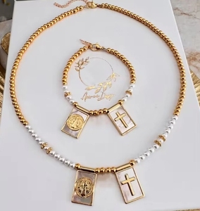 Collar Escapulario Hecho a Mano con Perlas de Agua Dulce y Cobre, Cruz de San Benito, Estilo Bohemio, Gargantilla con Cuentas de Semillas, Joyería para Mamá - Product Image 2