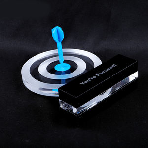 Fabricant personnalisé réunion annuelle de la société médaille acrylique créative base noire ornement de bureau - Product Image 2