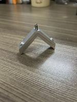 Support d'angle moderne en V personnalisable, robuste, résistant à la charge, en alliage d'aluminium, résistant à l'eau, avec vis spéciales pour coin de porte