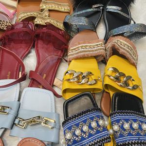 हॉट सेलिंग महिलाओं कैजुअल पु चप्पल स्टॉक उत्पाद - Product Image 4