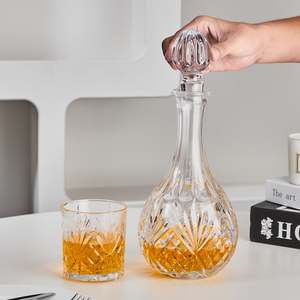 Bouteilles en verre personnalisées en édition limitée, bouteilles en verre vides pour spiritueux, emballage d'alcool haut de gamme pour la collection saisonnière - Product Image 3
