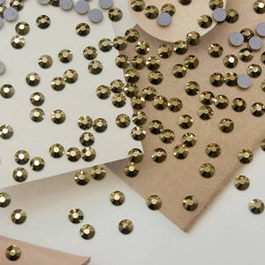 Paso Sico China Factory Gold Hotfix Iron on Flat Back Crystal Rhinestone para Jeans, <span class=keywords><strong>Zapatos</strong></span>, Bolsos de Noche y Prendas de Vestir - Product Image 1