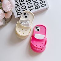 Coque de téléphone style sabot pour iPhone 17 Pro, prête à être expédiée, livraison rapide, design créatif et mignon anti-chute, éléments de style pantoufle.