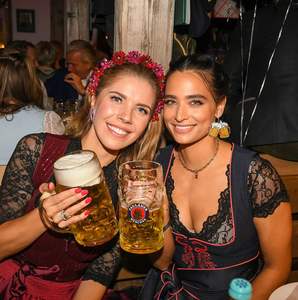 Pendientes divertidos <span class=keywords><strong>de</strong></span> Oktoberfest alemán para mujer, disfraces <span class=keywords><strong>de</strong></span> Festival <span class=keywords><strong>de</strong></span> cerveza acrílica, accesorios, taza <span class=keywords><strong>de</strong></span> cerveza <span class=keywords><strong>de</strong></span> vino, diseño <span class=keywords><strong>de</strong></span> madera, divertido y genial para - Product Image 6