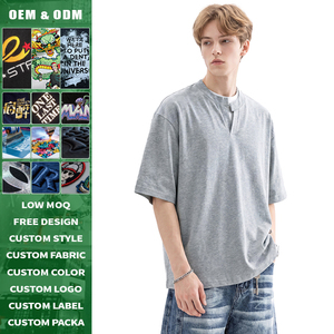 เสื้อยืดแขนสั้นผู้ชายสไตล์ญี่ปุ่นเรโทรมินิมอล คอสองชั้น ใส่สบายสำหรับฤดูร้อน เหมาะสำหรับใส่ในชีวิตประจำวันและเดินทาง ระบายอากาศได้ดี - Product Image 1