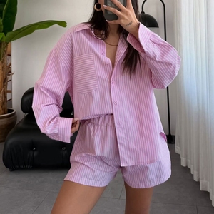 Conjunto Casual de Moda para <span class=keywords><strong>Mujer</strong></span>, Verano 2026, Ropa de Calle, Camisa de Manga Larga a Rayas y Pantalones Cortos, Conjunto de 2 Piezas - Product Image 1