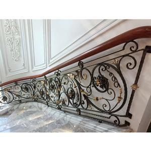 Barandilla de Escalera Moderna Neoclásica de Lujo KHP, Resistente al Óxido, Proveedor de Barandillas de Hierro Forjado de Alta Calidad para Interiores - Product Image 1