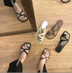 New Factory Ladies Set-toe Outdoor Fashion Beach <b>Slides</b> Women's Square Head Flat Sandals Slippers - Product Image 2
