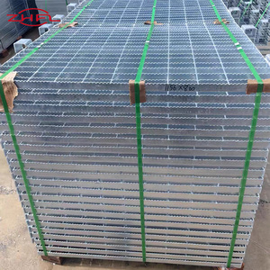 Grille de passage en acier soudé durable en acier au carbone, type marchepied, pour applications industrielles de soudage par pression de métaux, 6 mm, avec système de chargement sécurisé - Product Image 6