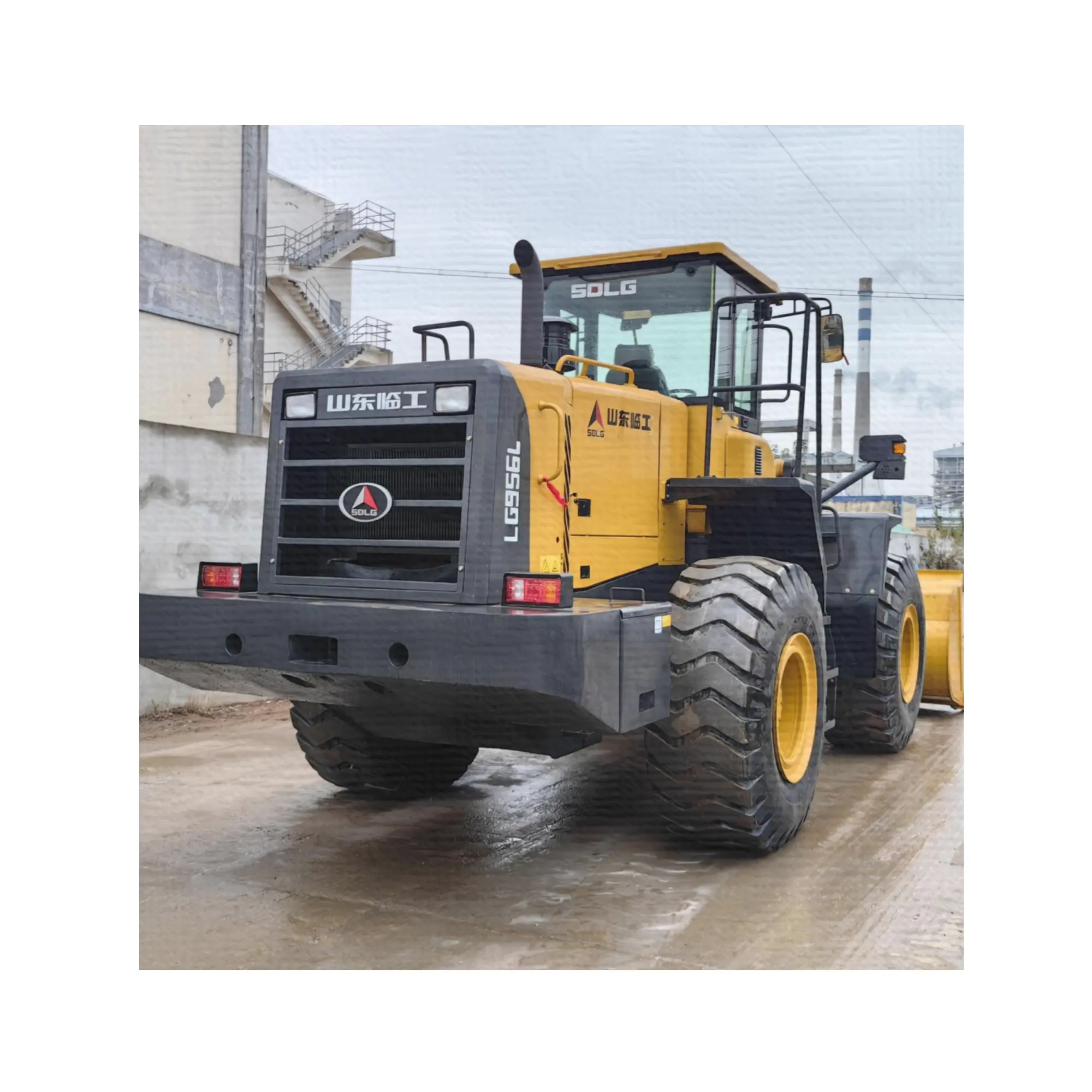 Buatan Tiongkok Sdlg Wheel Loader digunakan Sdlg 956 pemuat Sdlg Lg956l dengan mesin Cat C6121