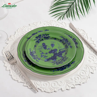 Assiettes de Dîner en Porcelaine Fine Blanches Gaufrées Style Vintage à Bord Festonné, Cadeau de Mariage, Vente en Gros pour Restaurants, Logo Personnalisé