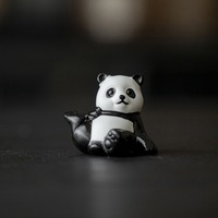 Ornement de théière en céramique peinte à la main en forme de panda pour la décoration d'étagère ou de bureau