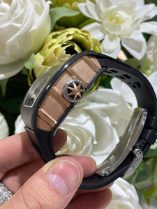 Nuevo y Moderno Reloj Mecánico Automático Tourbillon de Cerámica Negra de Alta Calidad 47 Black Knight para Hombre - Product Image 4