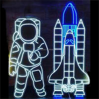 Guirlande lumineuse LED motif Astronaute Extraterrestre et profil plat, lumières de vaisseaux interstellaires pour enseignes de spectacle drive-in sur le thème de la science-fiction