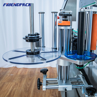 Machine d'étiquetage verticale double face UPK, 80 pièces/min, pour bouteilles carrées en plastique, détergent, huile