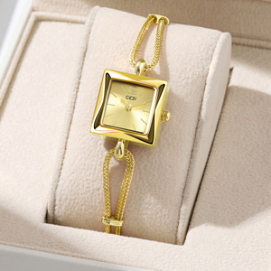 Montre pour femme haut de gamme, cadran carré simple, bracelet en alliage, montre à quartz de style vintage - Product Image 1