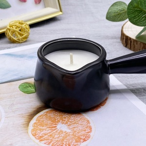 Velas Aromáticas de Cera de Soja con Aroma a Coco en Tarro de Cerámica con Boquilla para Masajes Corporales, Marca Privada LTC21, Gran Venta - Product Image 3