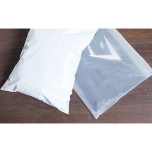 Bolsa de Plástico con Cierre Deslizante al por Mayor, Bolsa de Embalaje de PVC Esmerilado con Cierre para Ropa - Product Image 4