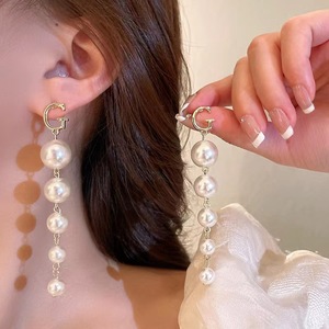 Nuevos pendientes colgantes de perlas de estilo palaciego francés para mujer de lujo S925 aguja de plata letra G perla pendientes largos de moda - Product Image 4