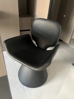 Chaises de salle à manger luxueuses et haut de gamme avec des dossiers simples, mobilier de maison moderne et minimaliste