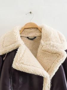 GX005K Hiver Moto Femmes Epais Manteau Chaud Vintage Solid Front Zipper Lapel Neck Faux Fur Long Sleeve Leather Jackets - Product Image 4