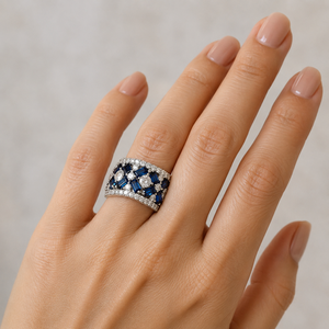 Anello dal Design Blu e Bianco, Elegante Anello da Dito per Donne - Product Image 2