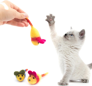 Juguetes para gatos <span class=keywords><strong>de</strong></span> ratón <span class=keywords><strong>de</strong></span> fieltro <span class=keywords><strong>de</strong></span> lana con hierba gatera, paquete <span class=keywords><strong>de</strong></span> 3 100% hechos a mano, ecológicos, seguros duraderos para gatos <span class=keywords><strong>de</strong></span> interior, diseño minimalista - Product Image 3