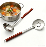 Louche à soupe et écumoire en acier inoxydable, triple rivetées, avec manche en bois, style russe, ustensiles de cuisine en gros