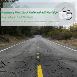 Radio Portátil Alecter APH-SR21 con Manivela y Energía Solar, Luz LED Integrada, Cargador de Emergencia para Teléfono - Product Image 3