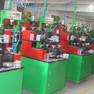 Machine automatique mécanique pour la fabrication de feuilles en PVC, machine à feuilles de Noël, machine à dessiner des feuilles à 4 lignes - Product Image 6