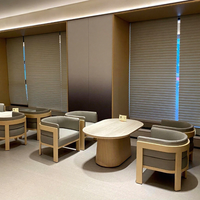 Ensemble table basse et chaises de loisirs pour hôtel, en bois, style commercial minimaliste moderne, pour hall d'entrée, espaces publics, maison d'hôtes, centre de loisirs